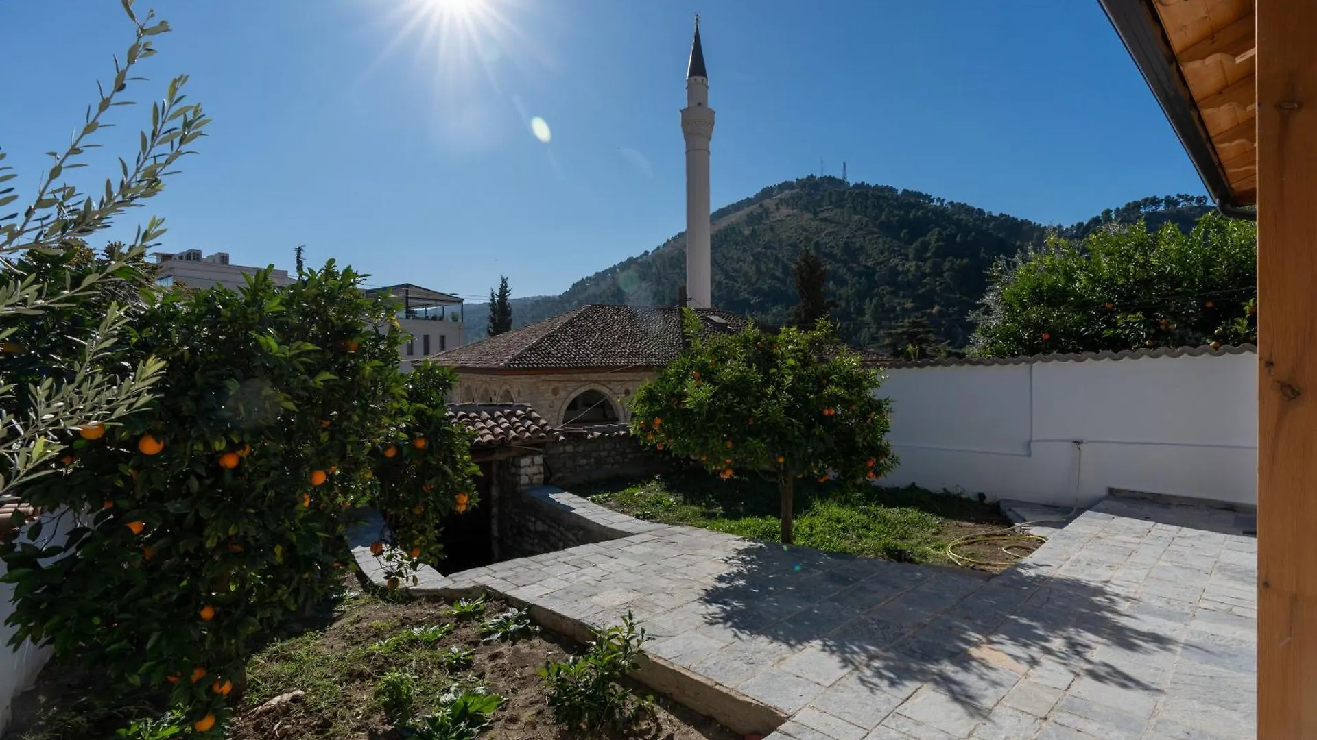Vila Era Berat 0*,  Albania
