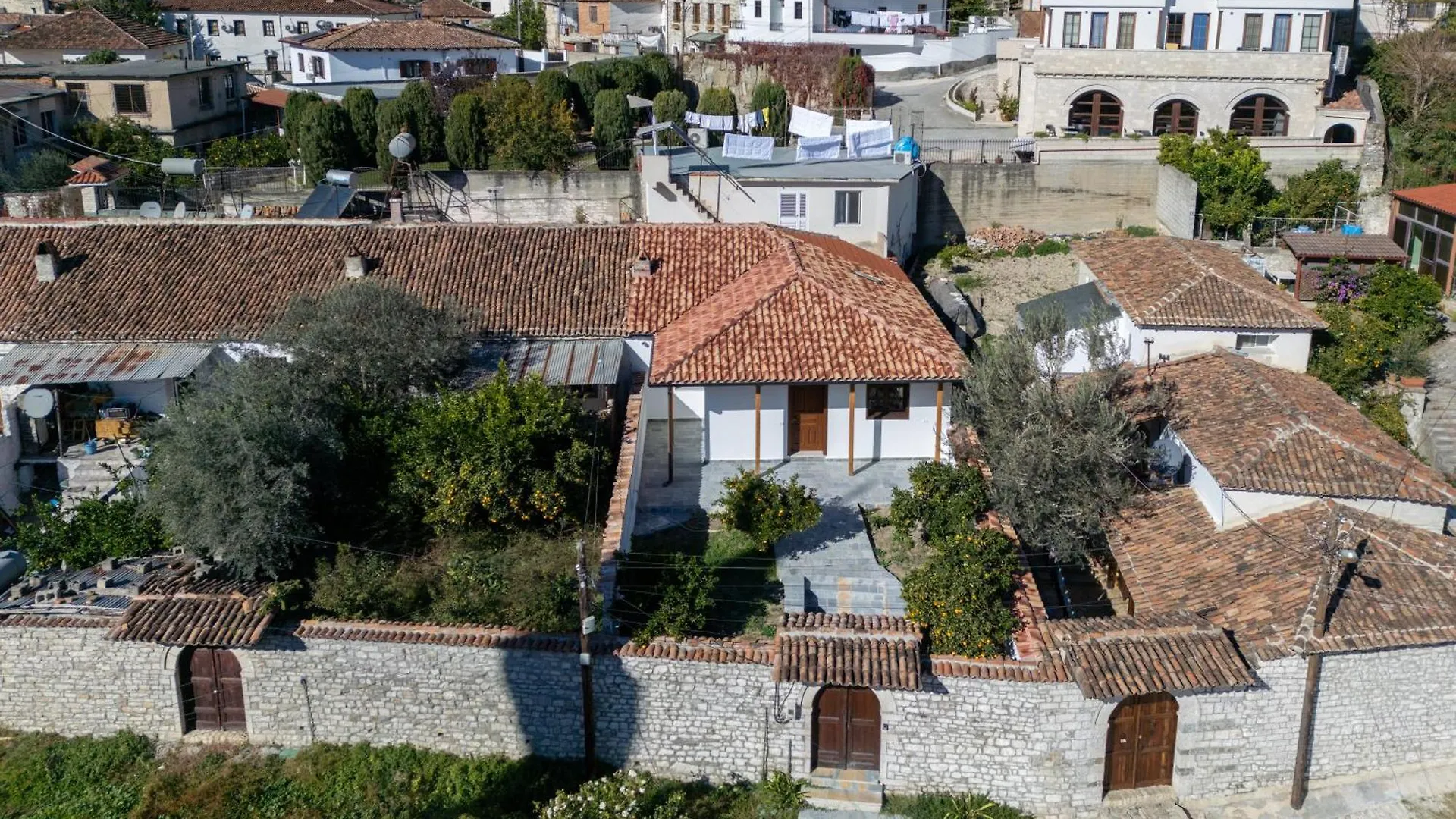 Vila Era Berat 0*,  Albania